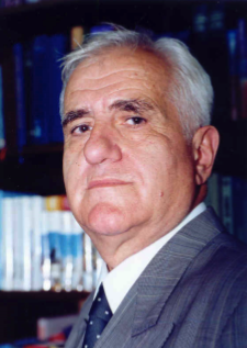 Луан Старова